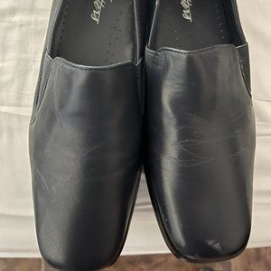 Trotters Ash Deep Navy Slip-on block heel Size 7 W